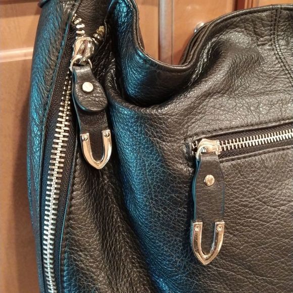 Charles David Large Leather Hobo Bag EUC - Picture 4 of 9